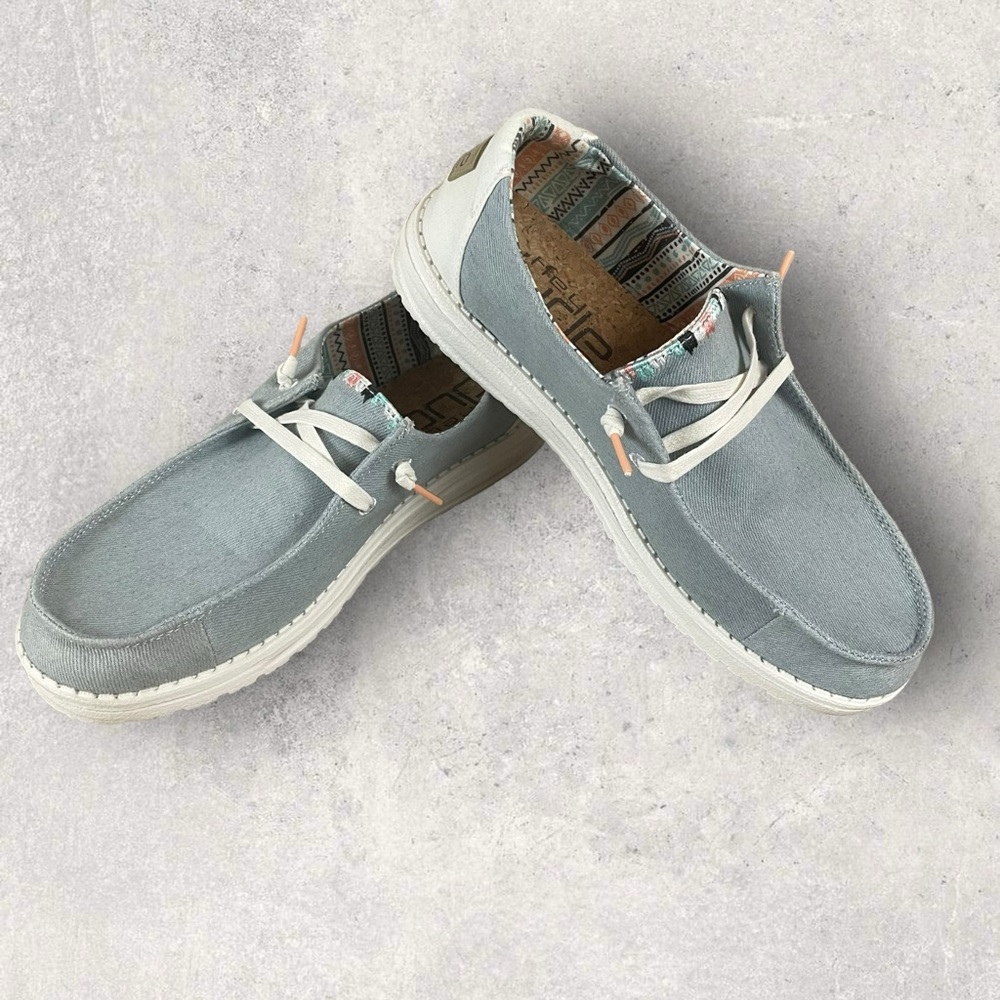 Hey Dude Shoes Womens 9 Wendy Boho Light Denim Moccasins Flats - Picture 1 of 8